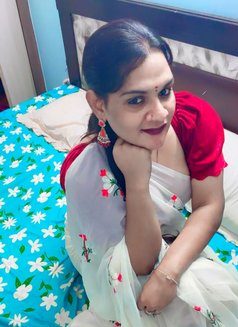Iam Honey premium pusssy girl - Transsexual escort in Hyderabad Photo 2 of 7