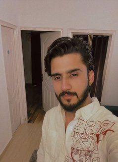 Honey - Male escort in Gurgaon Photo 1 of 13