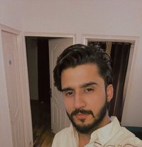 Honey - Acompañantes masculino in Gurgaon Photo 1 of 13