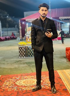 Honey - Male escort in Gurgaon Photo 4 of 13