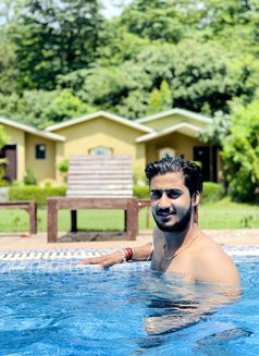Honey - Male escort in Gurgaon Photo 5 of 13