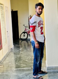 Honey - Male escort in Gurgaon Photo 10 of 13