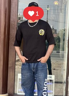 Honey - Male escort in Sharjah Photo 3 of 3