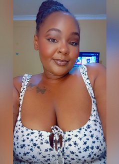 Honey - escort in Nairobi Photo 1 of 2