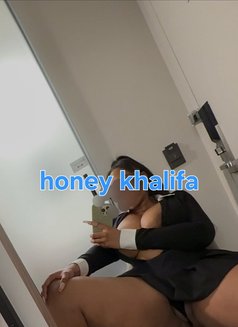 Honey Khalifa - escort in Thane Photo 7 of 12