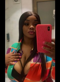 Honey Lisa - puta in Lagos, Nigeria Photo 1 of 3