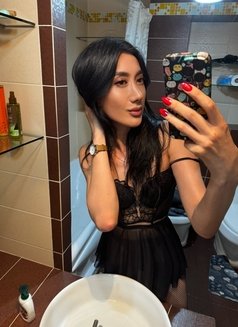 Медовый большой член - Transsexual escort in Dubai Photo 6 of 23