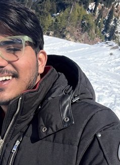 Honey Singh - Male escort in Noida Photo 1 of 3