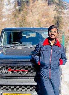 Honey Singh - Male escort in Noida Photo 2 of 3