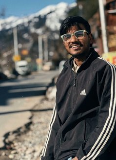 Honey Singh - Male escort in Noida Photo 3 of 3