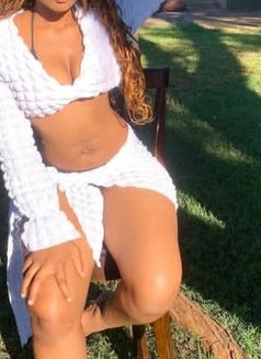 Honey - puta in Johannesburg Photo 3 of 4