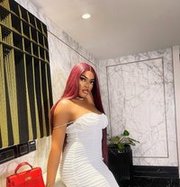 Honey - masseuse in Pune