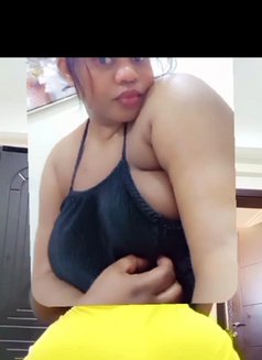 Honey - escort in Al Manama Photo 1 of 8