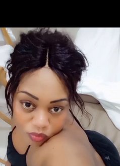 Honey - escort in Al Manama Photo 2 of 8