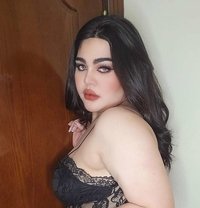 Honey - escort in Al Manama Photo 13 of 16