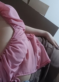 Honey - escort in Dubai Photo 2 of 4