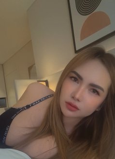 Honey - escort in Pattaya Photo 1 of 3