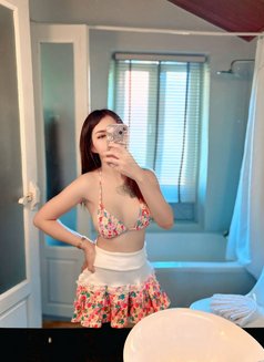 Honey - escort in Phuket Photo 3 of 6