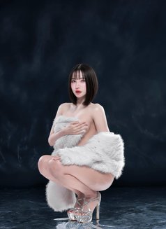 Honey Good massage and sex - Transsexual escort in Riyadh Photo 7 of 12