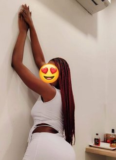 Juicy Clara/camshow & Real meet - puta in Mumbai Photo 2 of 3