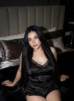Honey vip service - dominatrix in Hong Kong Photo 5 of 13