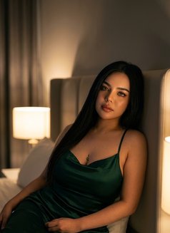 Honey vip service - dominatrix in Hong Kong Photo 9 of 13