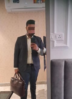 Honey501 - Male escort in Noida Photo 1 of 4