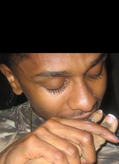 HoneyBoyy - Male escort in Accra Photo 6 of 8