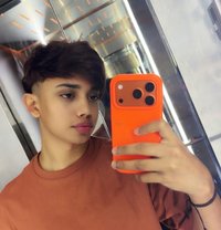 Honeybunny - Male escort in Manila