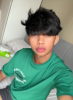 Honeybunny - Male escort in Manila Photo 5 of 6