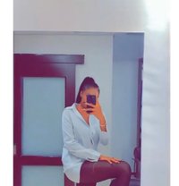 Honeyclit - escort in Abuja
