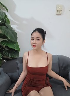 Hong Nhung - escort in Abu Dhabi Photo 1 of 18