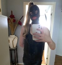 Hooded Felicia - Acompañantes transexual in Malmö