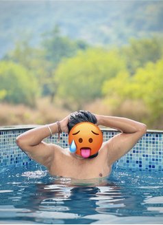 Horny harsh - Acompañantes masculino in Pune Photo 2 of 3