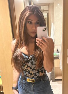 Horny hung vianka - Acompañantes transexual in Hong Kong Photo 15 of 16