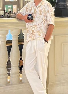 Bi Horny Man - Male escort in Dubai Photo 1 of 3