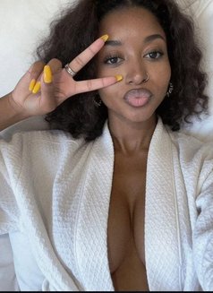 Horny Sweet Girl Ashley - escort in Mumbai Photo 2 of 7