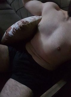 Hornydick - Male escort in Abu Dhabi Photo 2 of 3