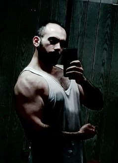 Hornydick - Male escort in Abu Dhabi Photo 4 of 4