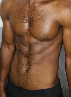 Horse Mb Xxl - Male escort in Bangkok Photo 1 of 3