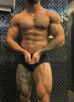 Horsecock 9 Inches Big Cock Onlyfans 22c - Male escort in Dubai Photo 3 of 3