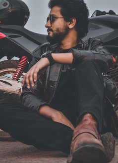 Hossain Shovon - Male escort in Dhaka Photo 3 of 7