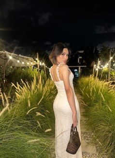 Hot 7inches Yanisa - Transsexual escort in Bangkok Photo 14 of 15
