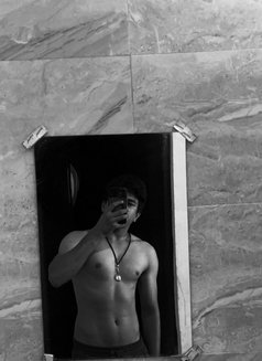 Hot Abhi(south delhi) - Acompañantes masculino in New Delhi Photo 7 of 9