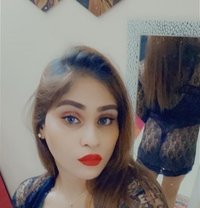 Hot and Blonde Mamacita - Acompañantes transexual in Bangalore