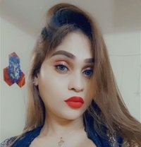 Hot and Blonde Mamacita - Acompañantes transexual in Bangalore