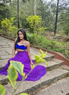 Hot and Top big cock shemale - Acompañantes transexual in Kolkata Photo 1 of 18