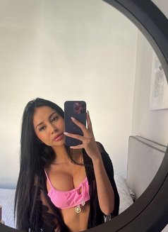 Hot Angela - escort in Dubai Photo 4 of 5