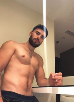 Hot Arabic 🥵 - Male escort in Dubai Photo 3 of 10