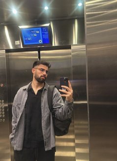 Hot Arabic 🥵 - Male escort in Dubai Photo 4 of 10